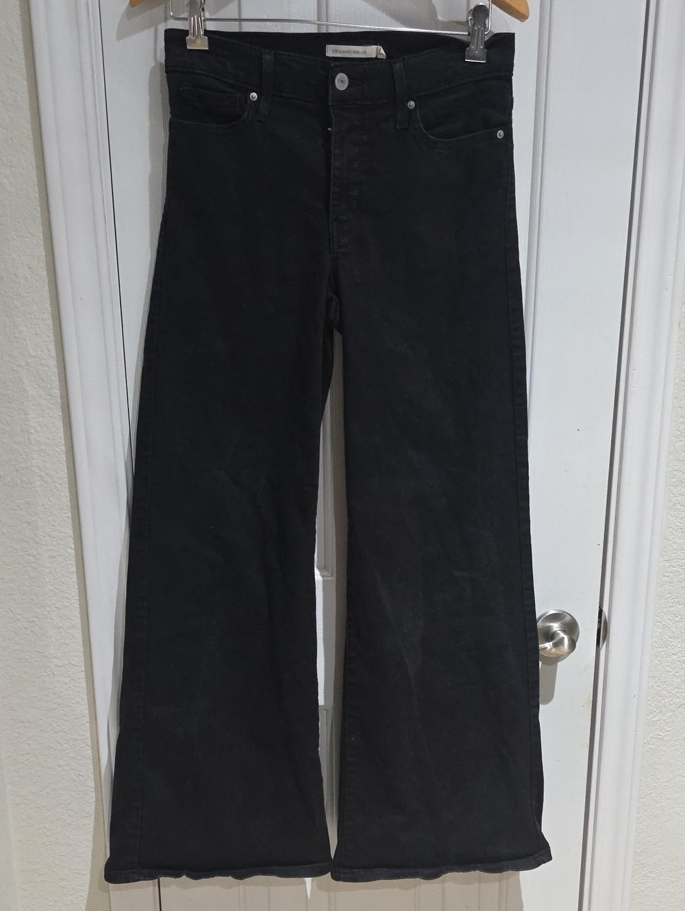 Levi's 318 Shaping Black Flare Wide-Leg Jeans Size 28